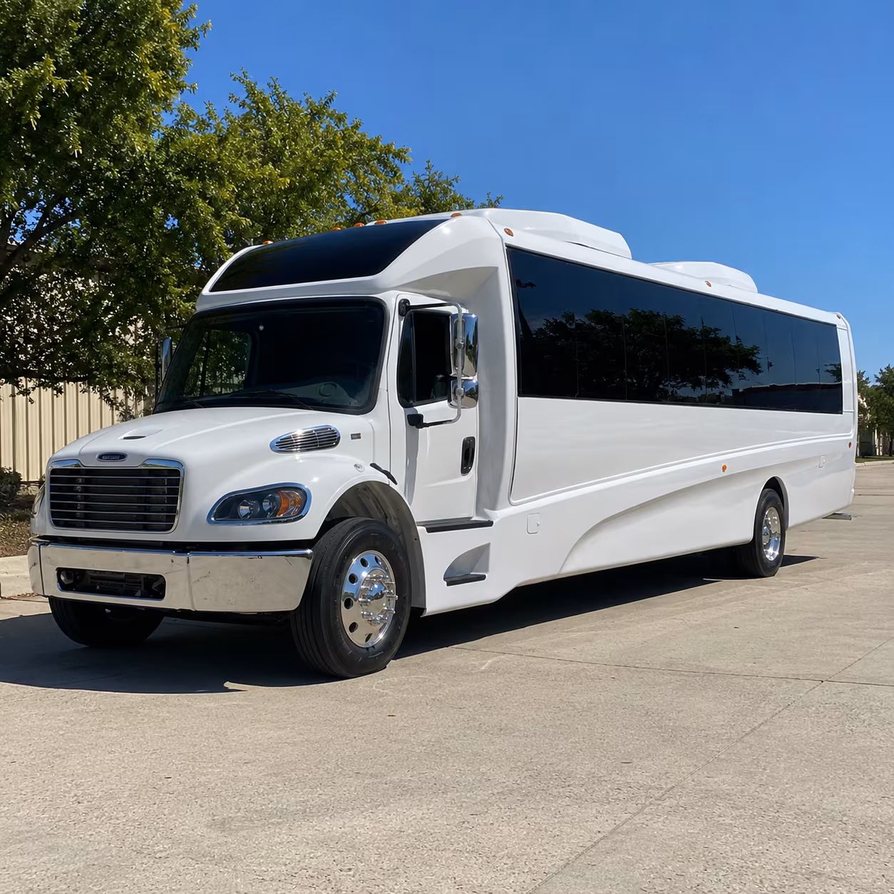 garden grove 15 passenger minibus