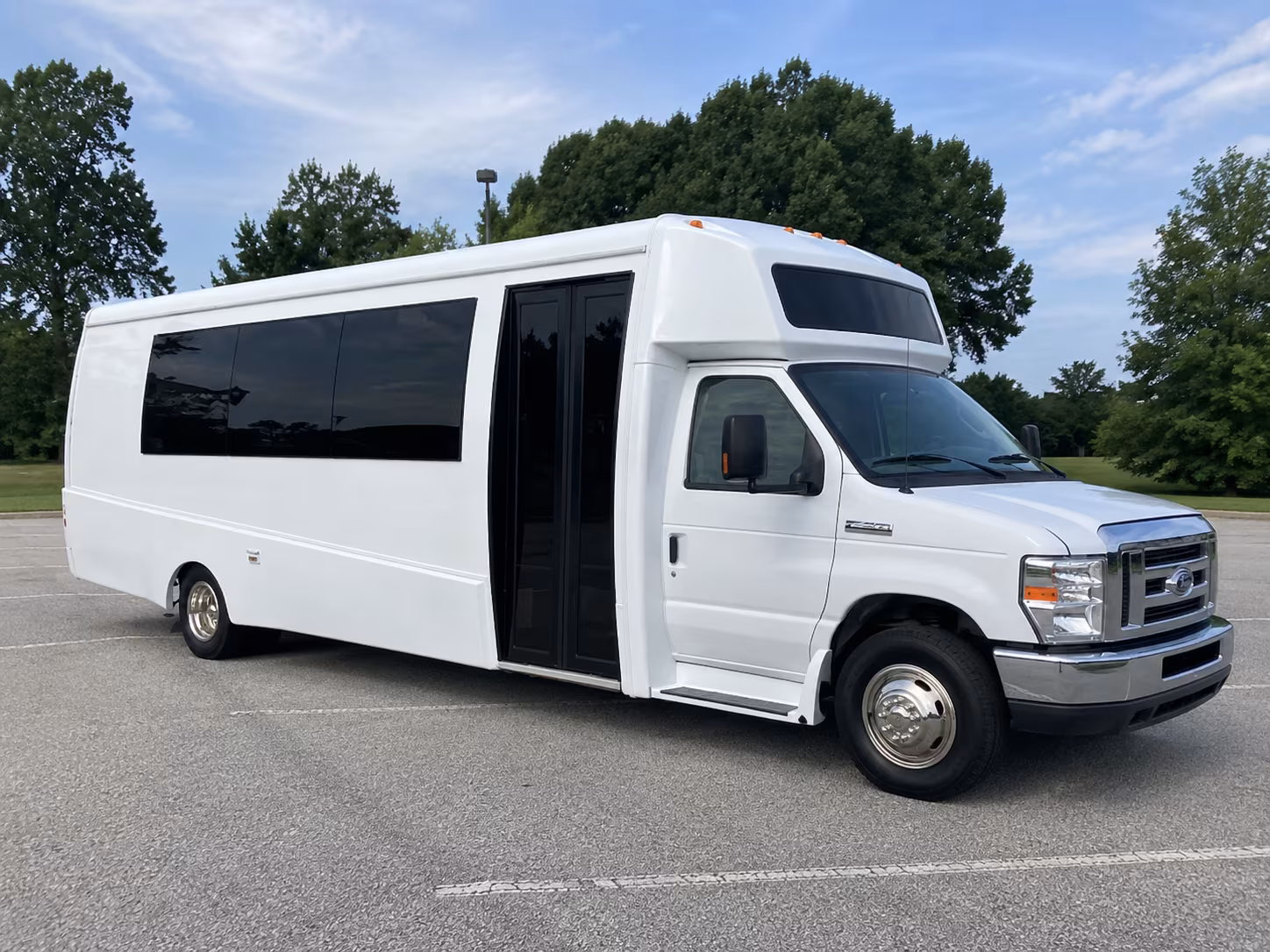 garden grove 18 passenger party bus