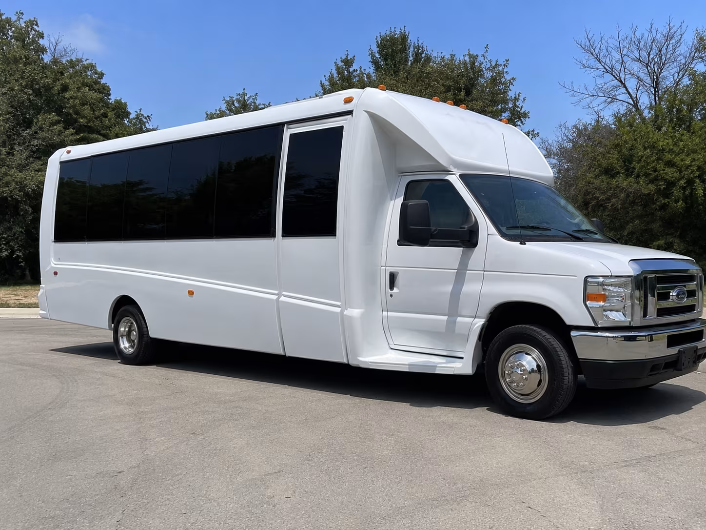knotts berry farm buena park party bus rental